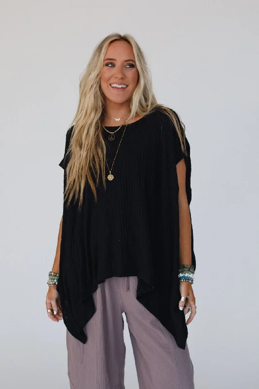 The Nest Everleigh Textured Tunic Top - Black