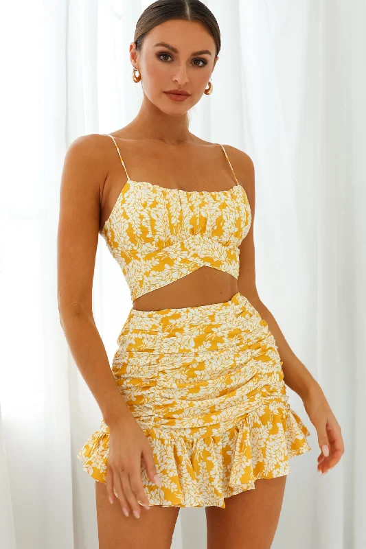 Linka Cami Strap Crop Top Leaf Print Yellow